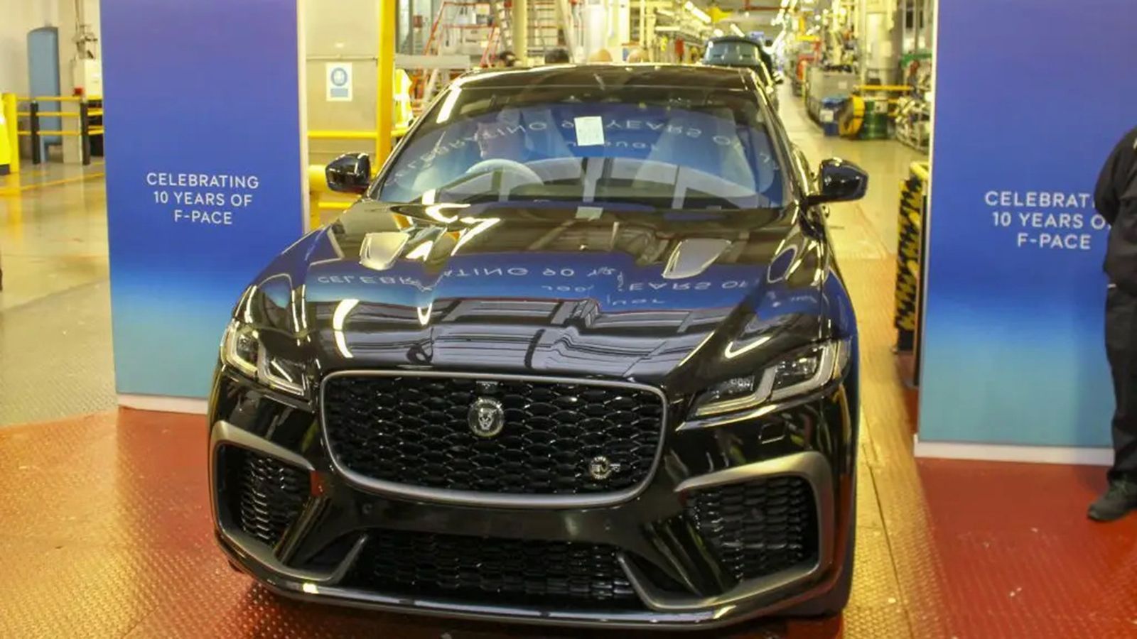 Φινάλε για την Jaguar F-Pace!